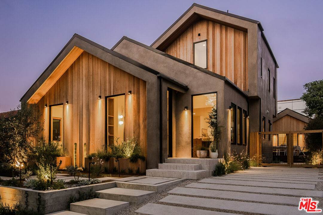 534 Bronson Ave - Photo 1