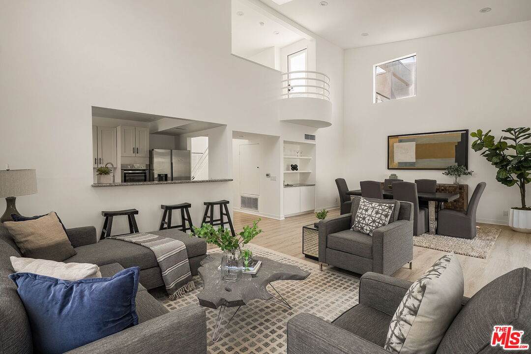 1617 Beverly Glen Blvd - Photo 1