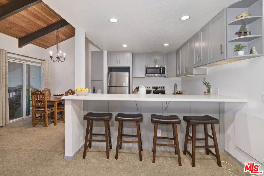 2113 Meridian Blvd - Photo 1