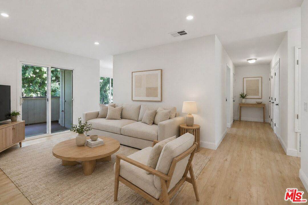 2511 Easton Pl - Photo 1