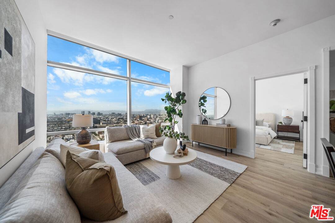 900 Olympic Blvd - Photo 1