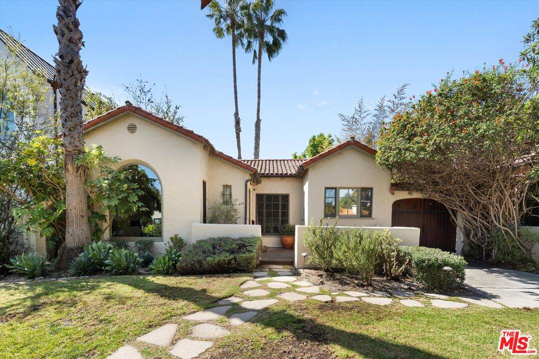 445 Sweetzer Ave - Photo 1