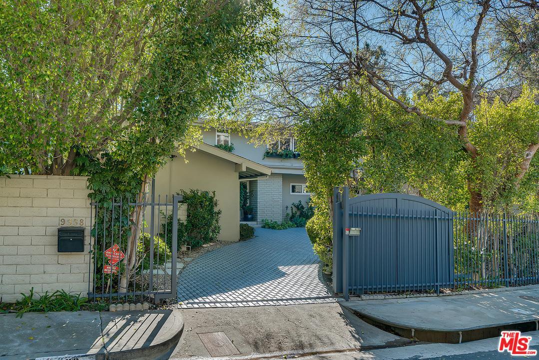 9958 Kip Drive - Photo 1