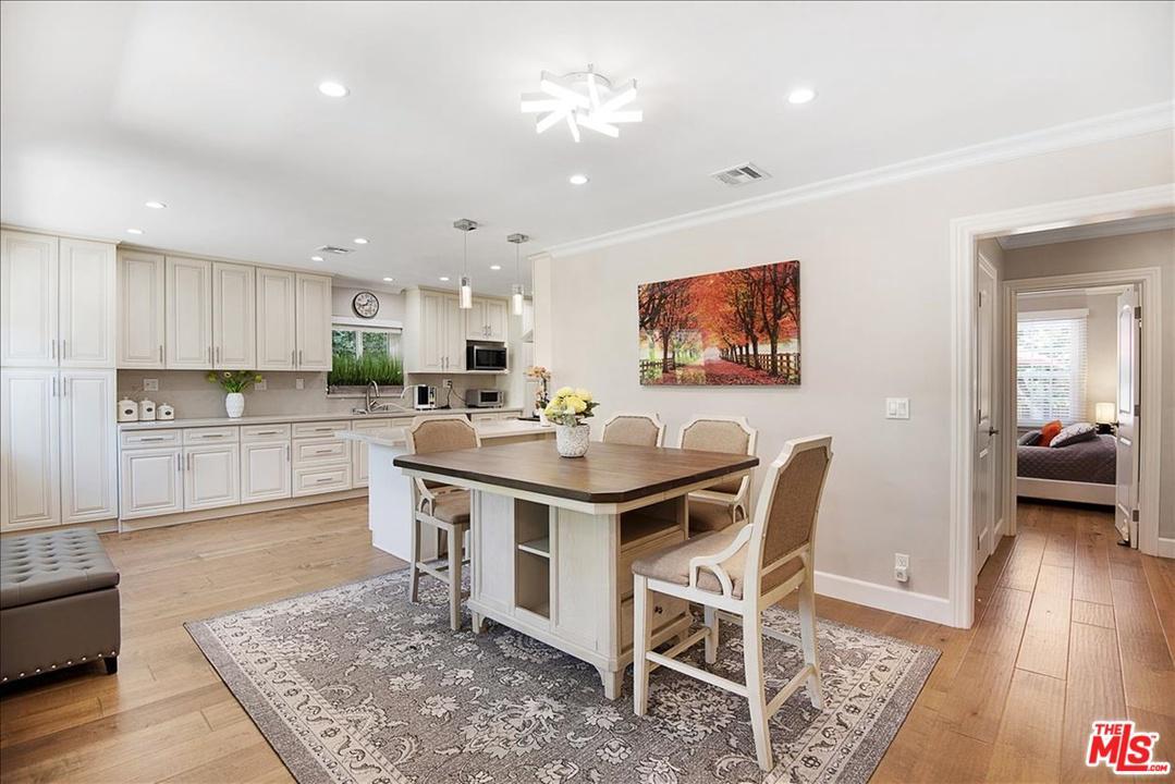 2162 Patricia Avenue - Photo 1