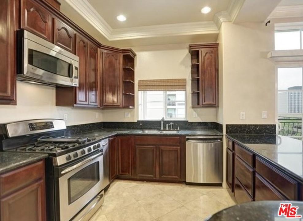 700 Ardmore Avenue - Photo 1