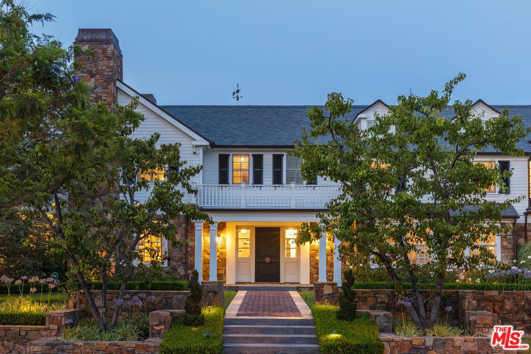 840 Greenway Drive - Photo 1