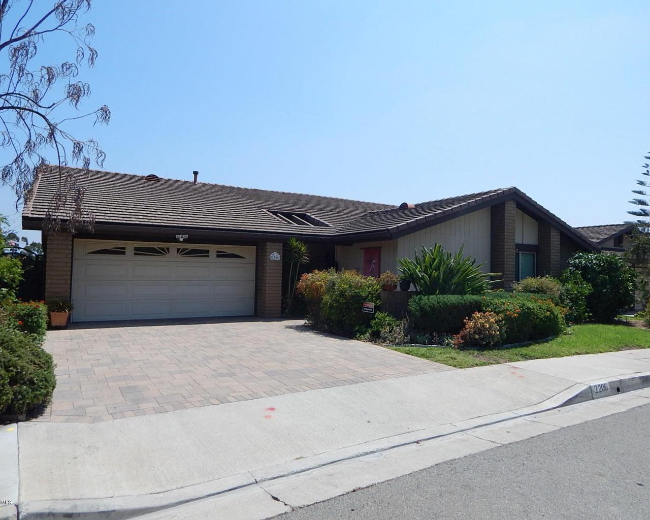 2206 Pinecrest Court - Photo 1