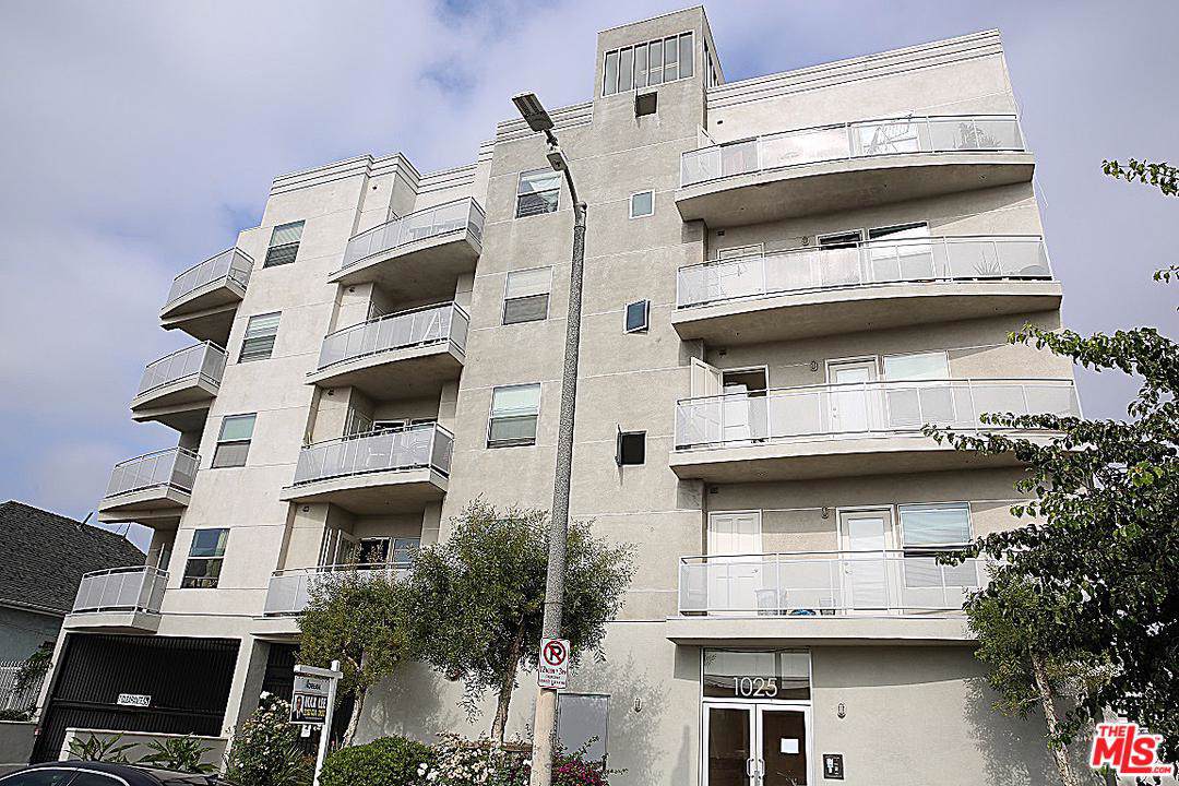 1025 Dewey Avenue - Photo 1