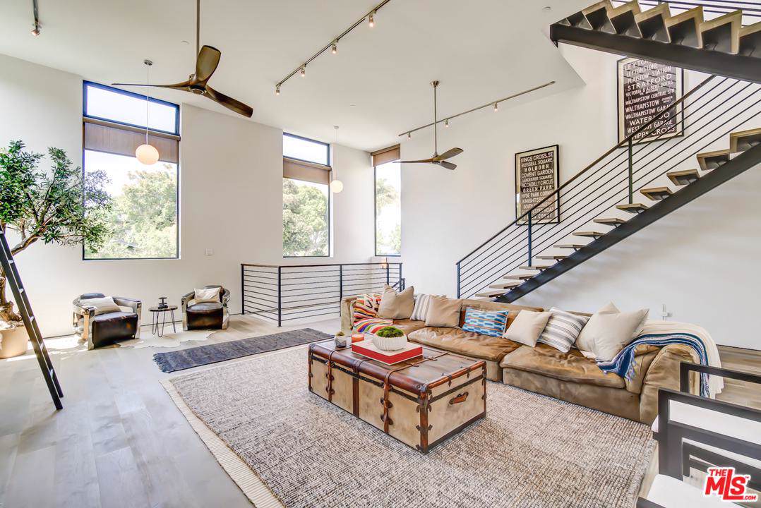 520 Broadway Street - Photo 1