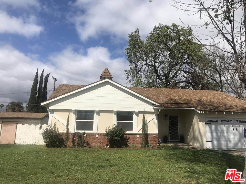20331 Wyandotte St - Photo 1