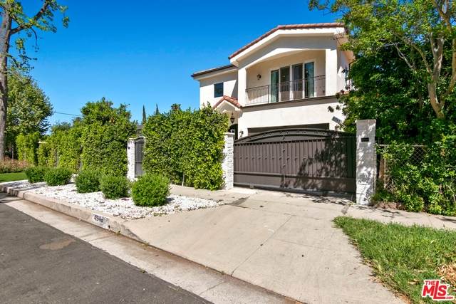 4946 Enfield Ave - Photo 1