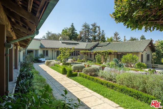 1188 Hillcrest Ave - Photo 1