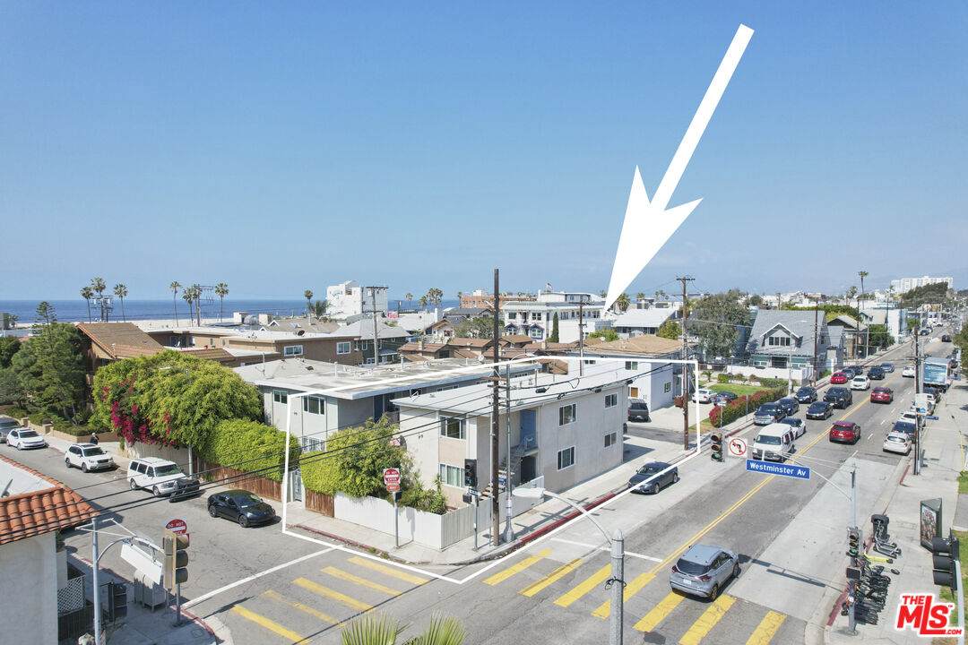 47 Westminster Ave - Photo 1