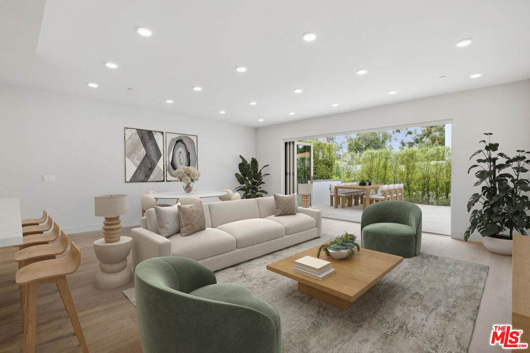 505 Barrington Ave - Photo 1