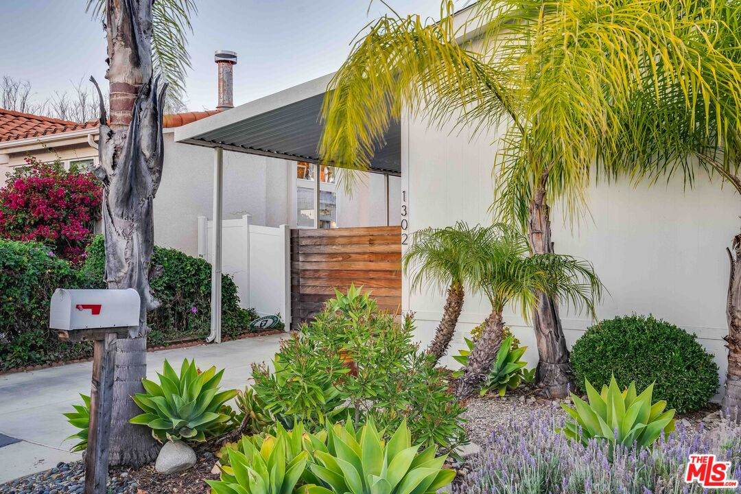 1302 Zuni Ln - Photo 1