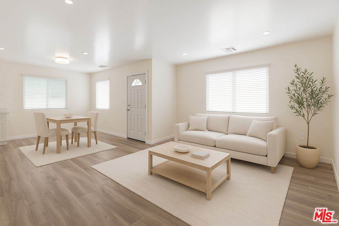 1049 Sonora Ave - Photo 1