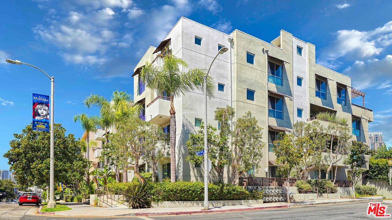 2240 Beverly Glen Blvd - Photo 1