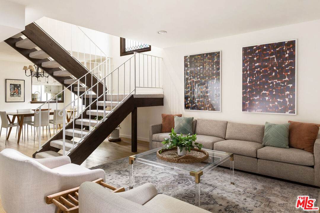 1916 Overland Ave - Photo 1