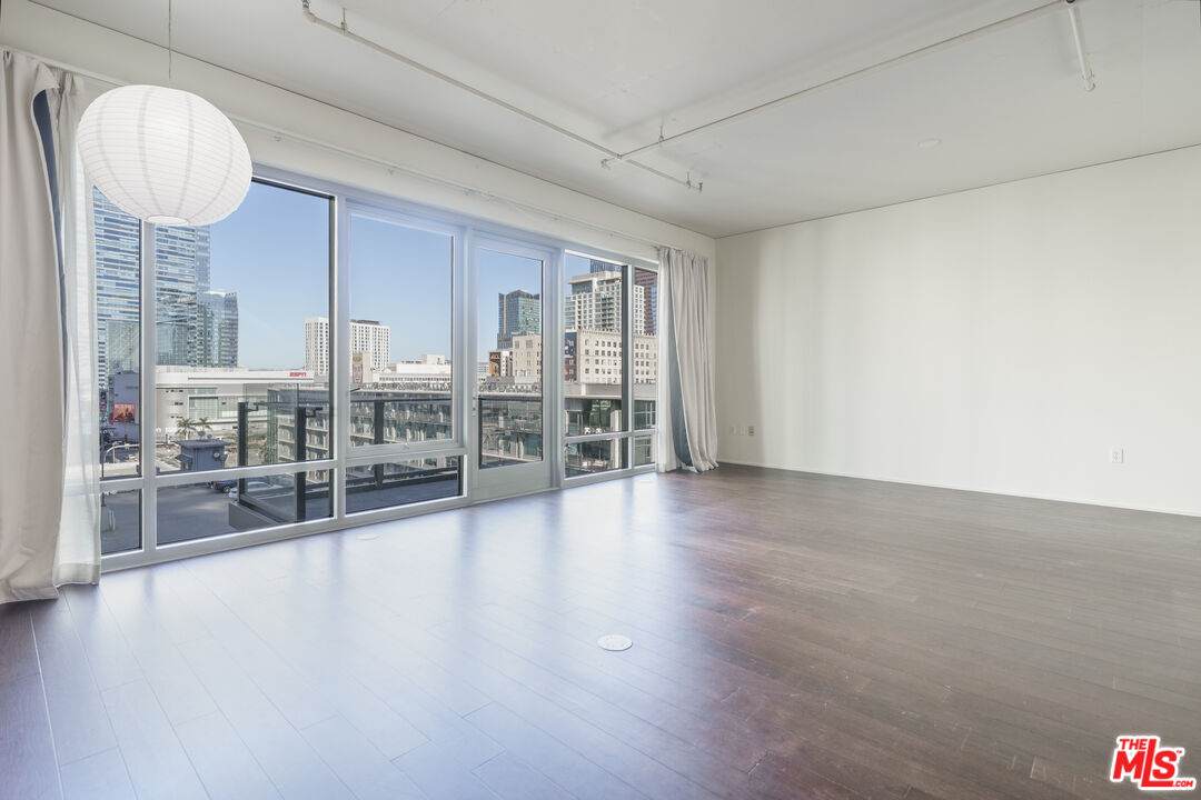 1100 Hope St - Photo 1