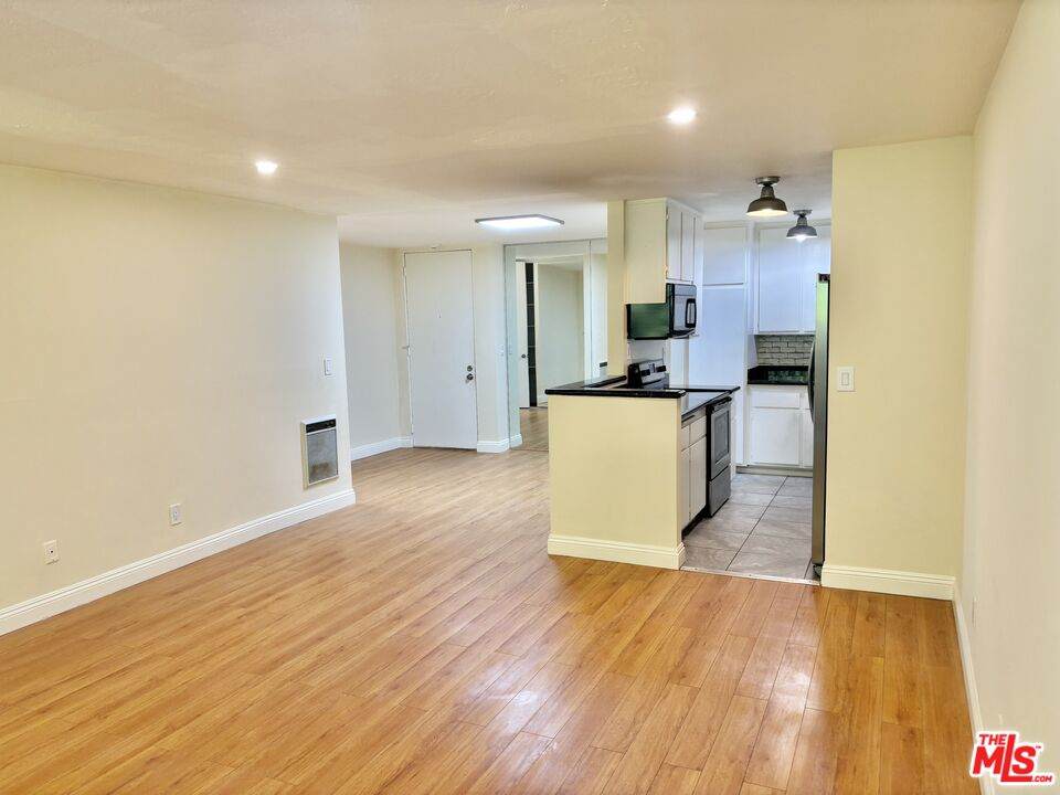 6526 Ocean Crest Dr - Photo 1