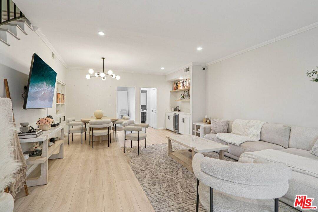 5139 Balboa Blvd - Photo 1