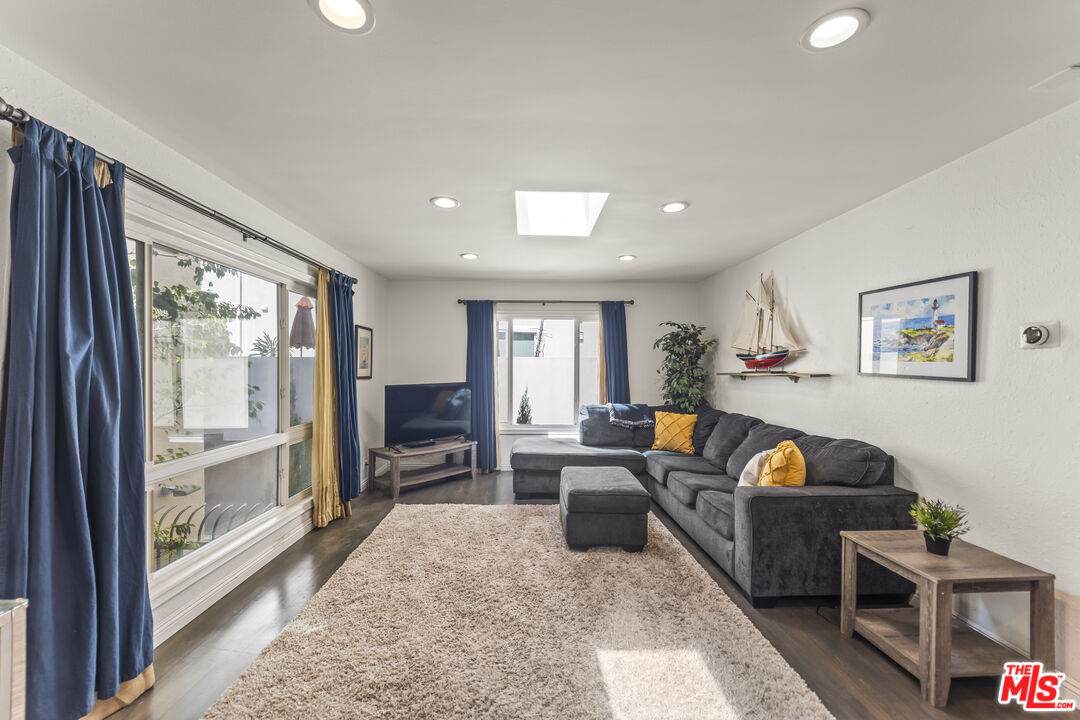 970 Palm Ave - Photo 1
