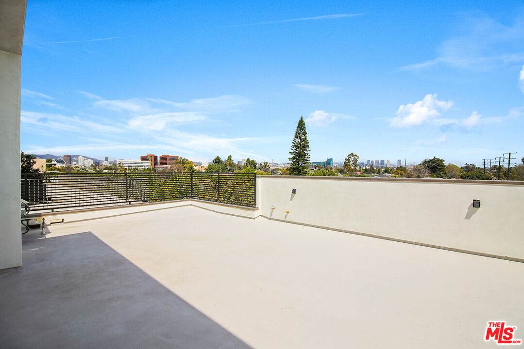 2496 Centinela Ave - Photo 1