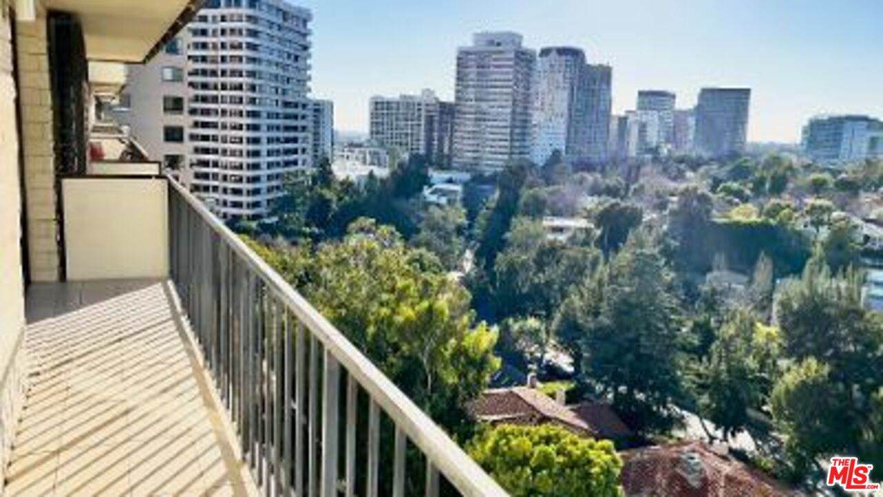 10535 Wilshire Blvd - Photo 1
