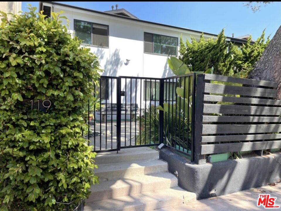 119 Paloma Ave - Photo 1