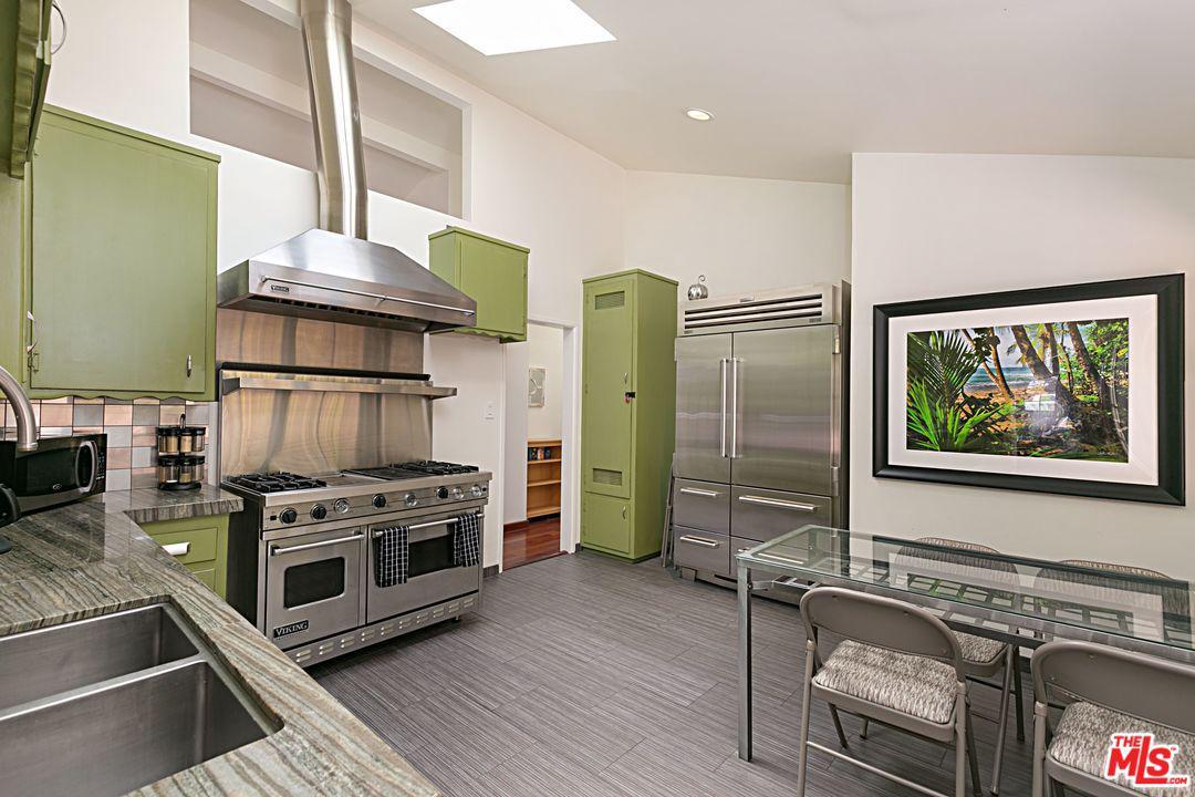 2433 Wilson Avenue - Photo 1