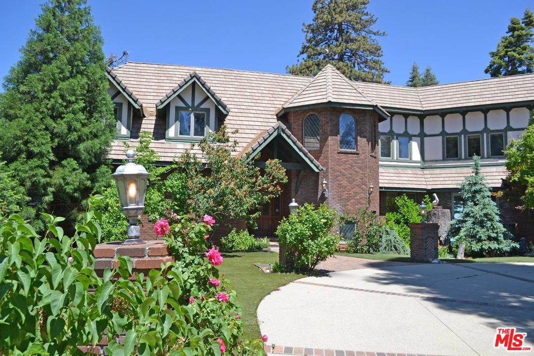 621 Cumberland Drive - Photo 1