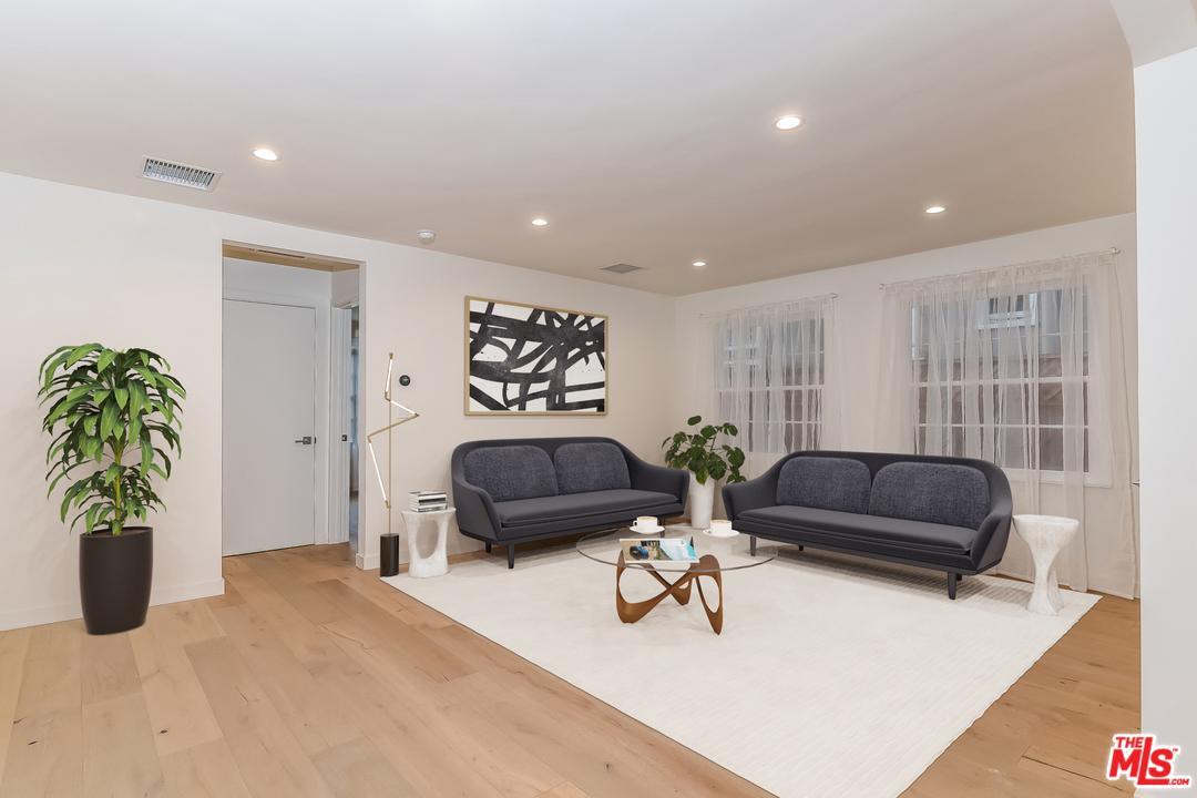 2569 Kelton Avenue - Photo 1