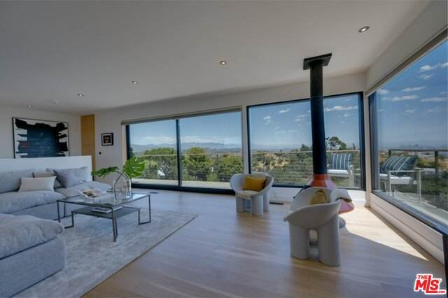 2103 Ridgemont Dr - Photo 1