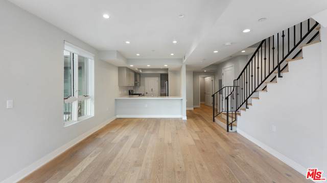 11965 Montana Ave - Photo 1