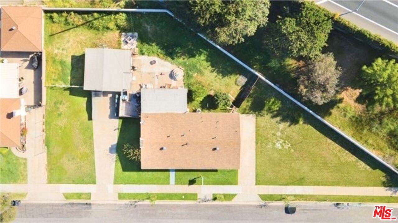 812 Fernfield Dr - Photo 1