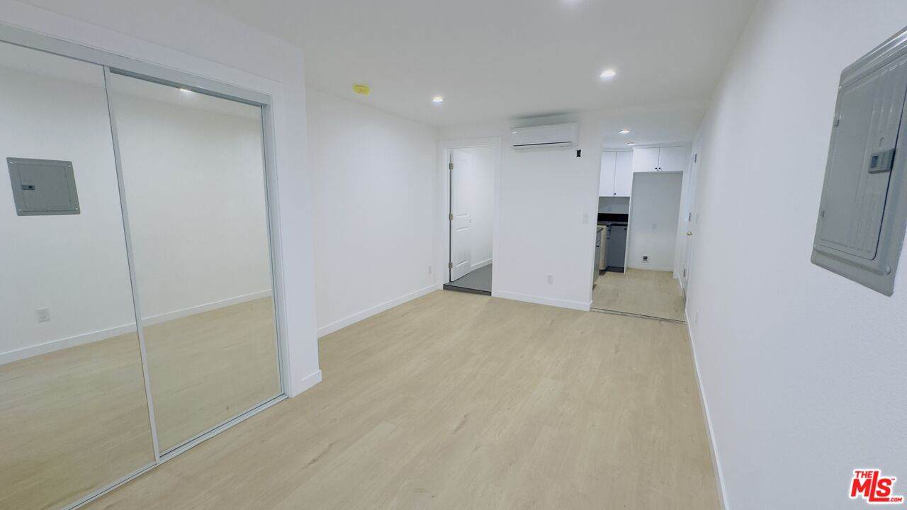 1732 Crenshaw Blvd - Photo 1