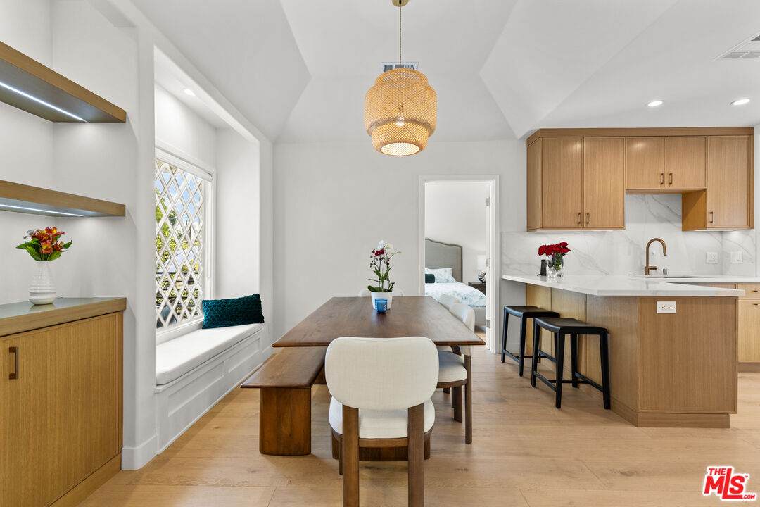 1225 California Ave - Photo 1