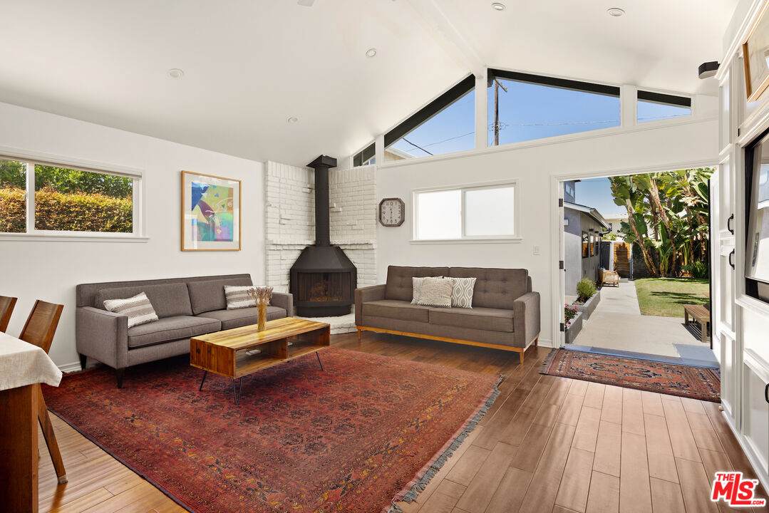 1089 Palms Blvd - Photo 1