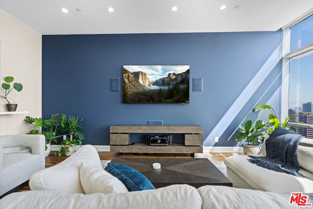 900 Olympic Blvd - Photo 1