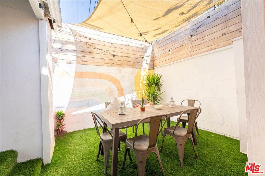 2840 Mansfield Ave - Photo 1