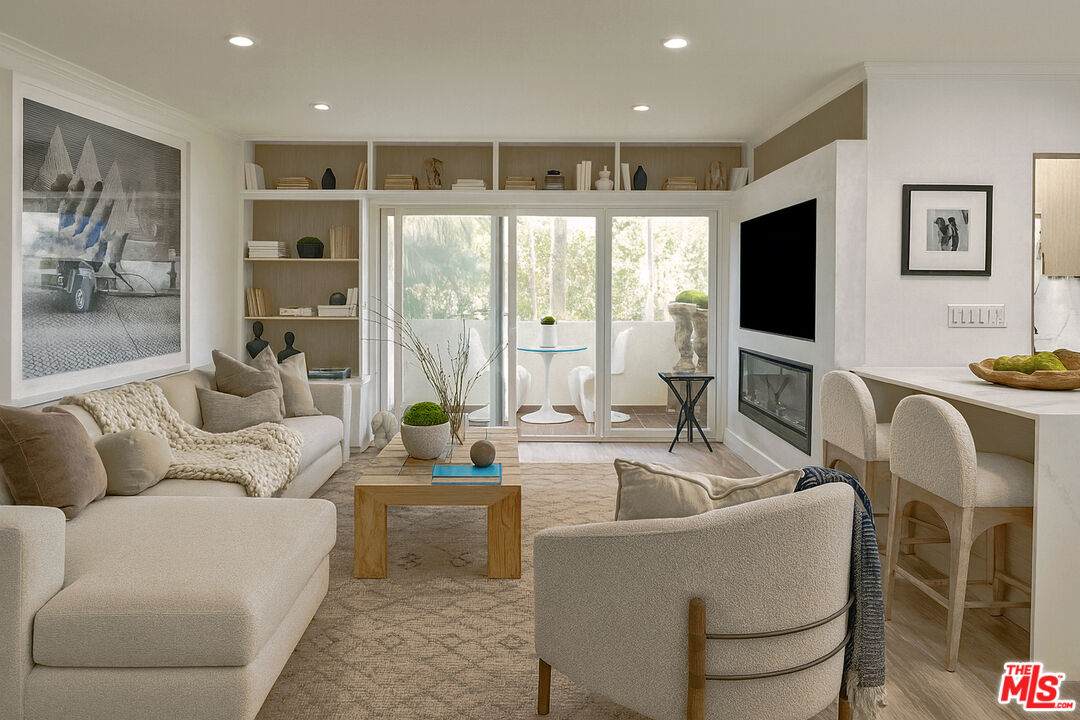 1233 Laurel Ave - Photo 1