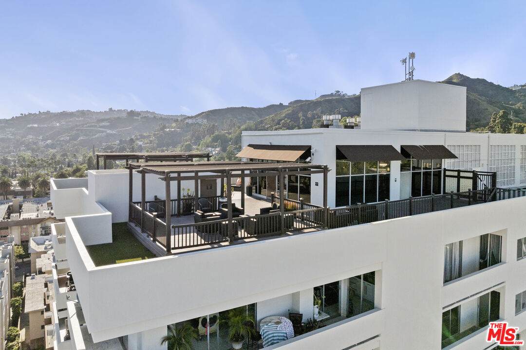 7250 Franklin Ave - Photo 1