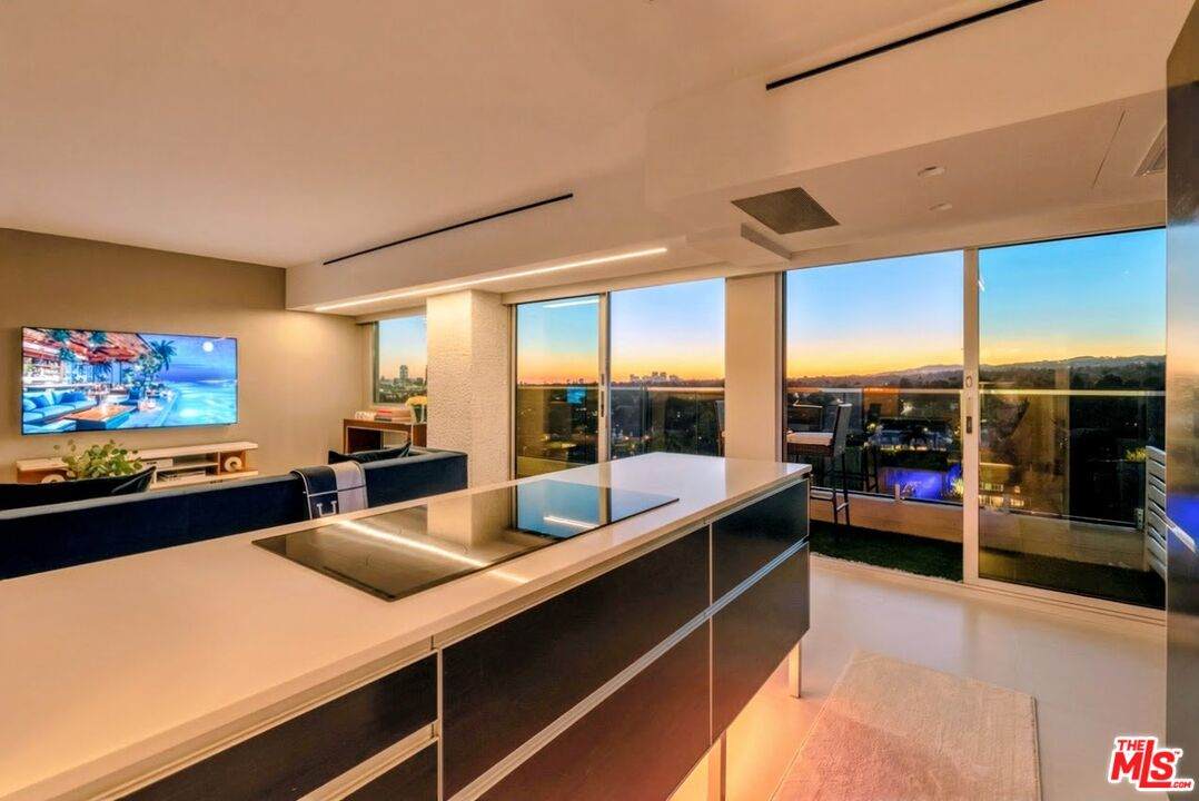 838 Doheny Dr - Photo 1