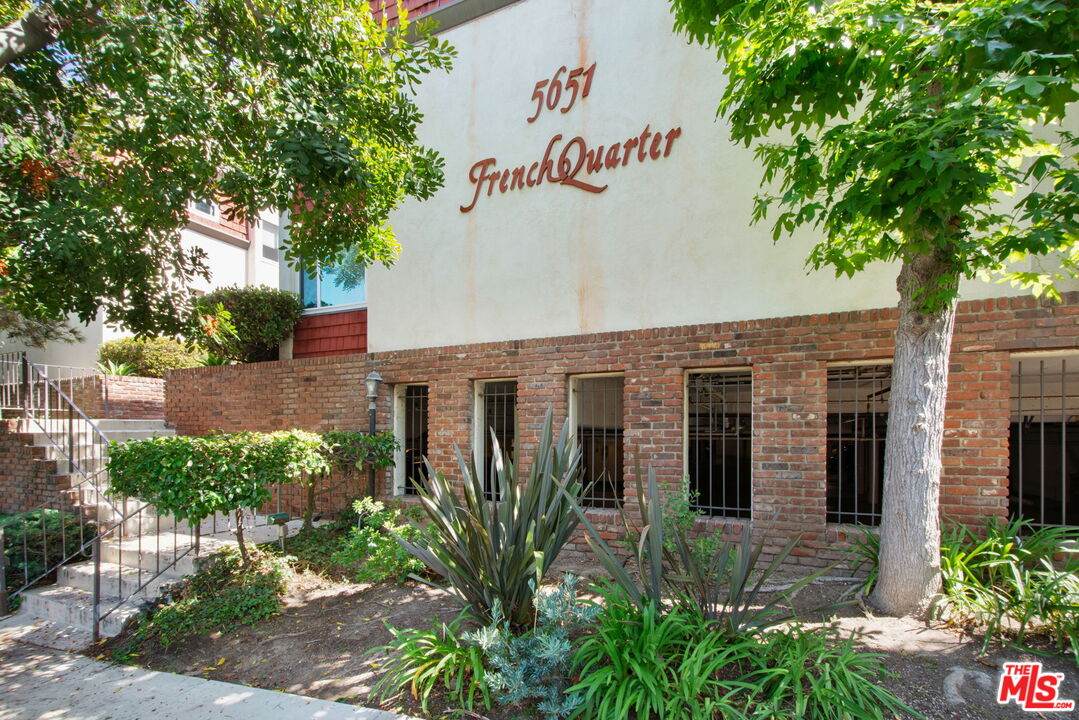 5651 Sumner Way - Photo 1