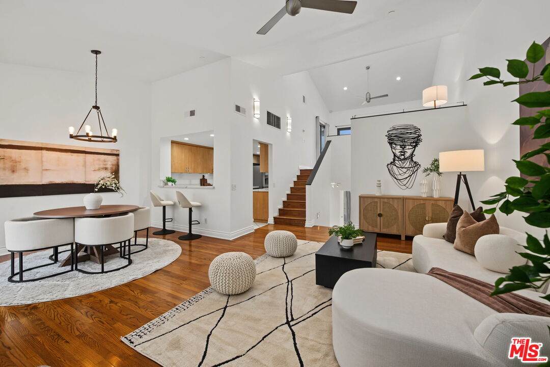 1222 Kings Rd - Photo 1