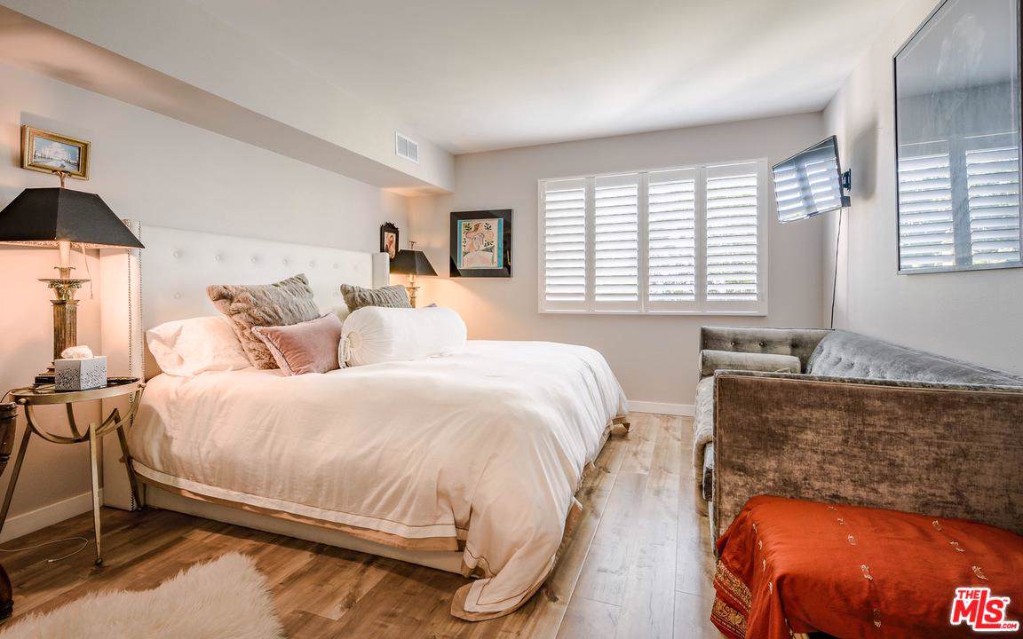 1230 Horn Avenue - Photo 1