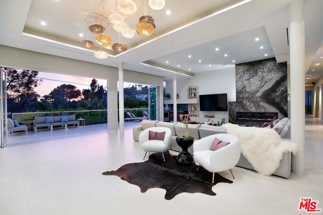 9145 St Ives Drive - Photo 1
