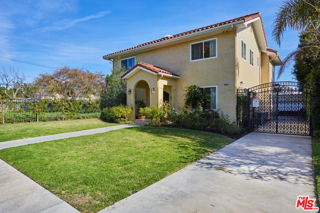 808 3RD Avenue - Photo 1