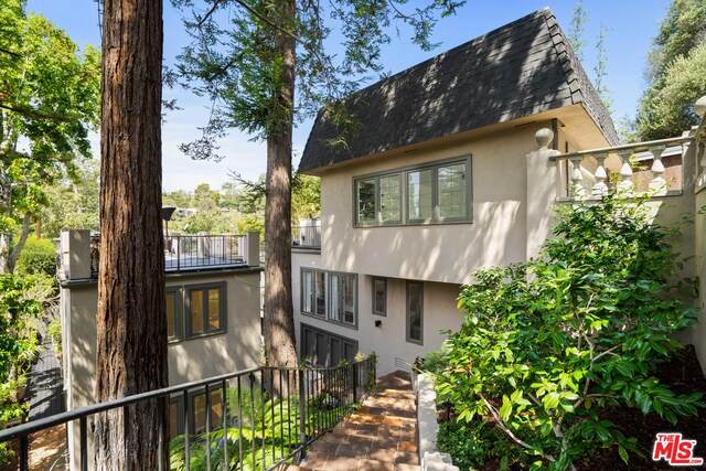 373 Mesa Rd - Photo 1