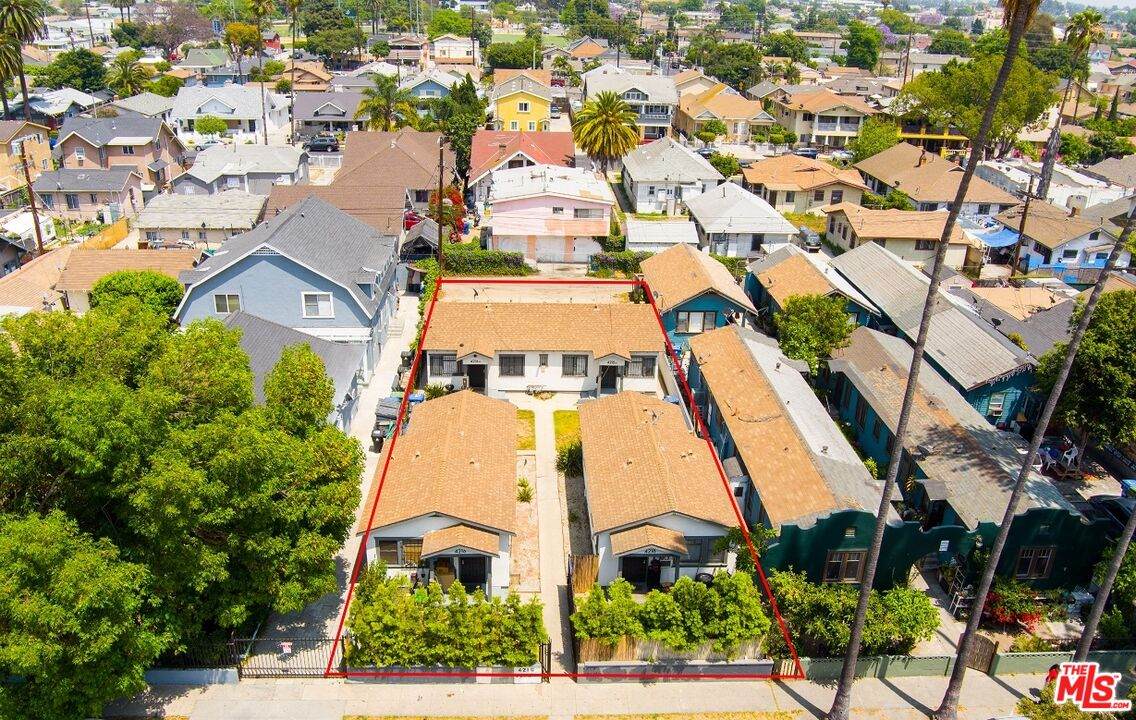 4216 Woodlawn Ave - Photo 1